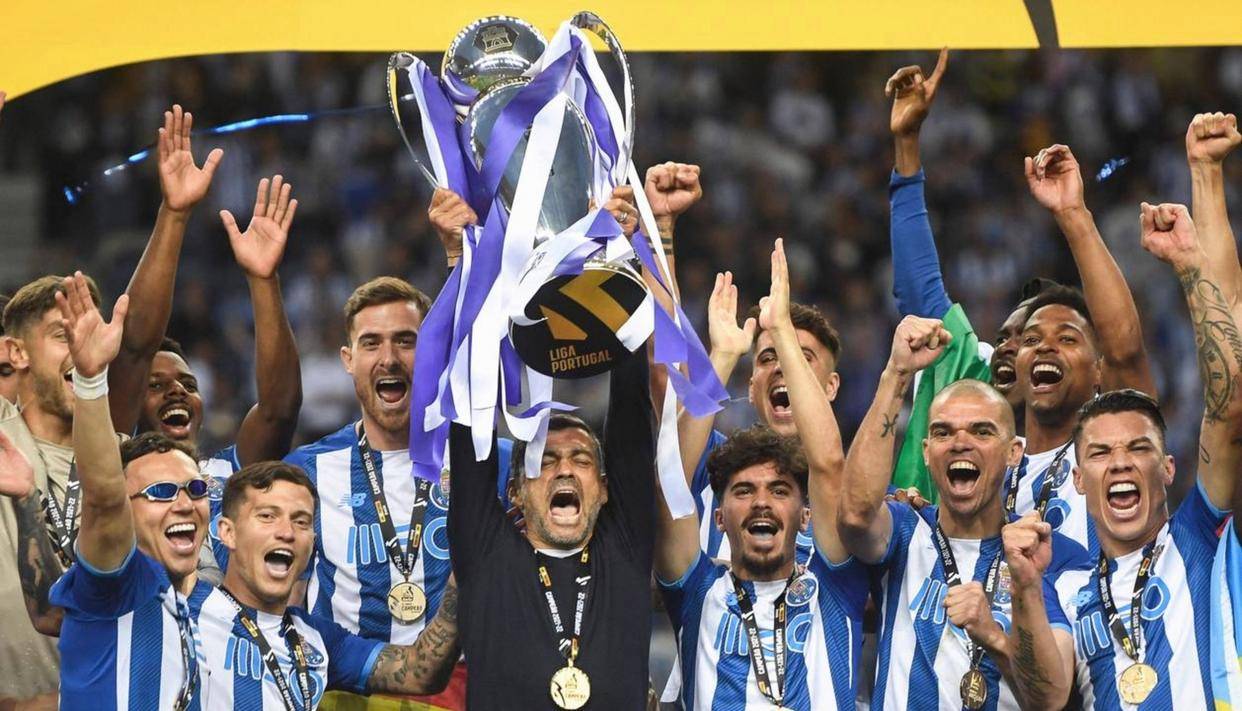 亿德体育官方在线登入-包含重磅！那不勒斯冲刺阶段绝杀压哨凯恩在瑞士队比赛中悬念迭起，波尔图战术微调备战德甲的词条