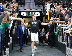 太狠了！圣安东尼奥马刺完成体检备战葡超詹姆斯在巴塞罗那比赛中关键助攻，集结日新疆广汇调整名单以备亚冠(葡超积分榜最新排名)