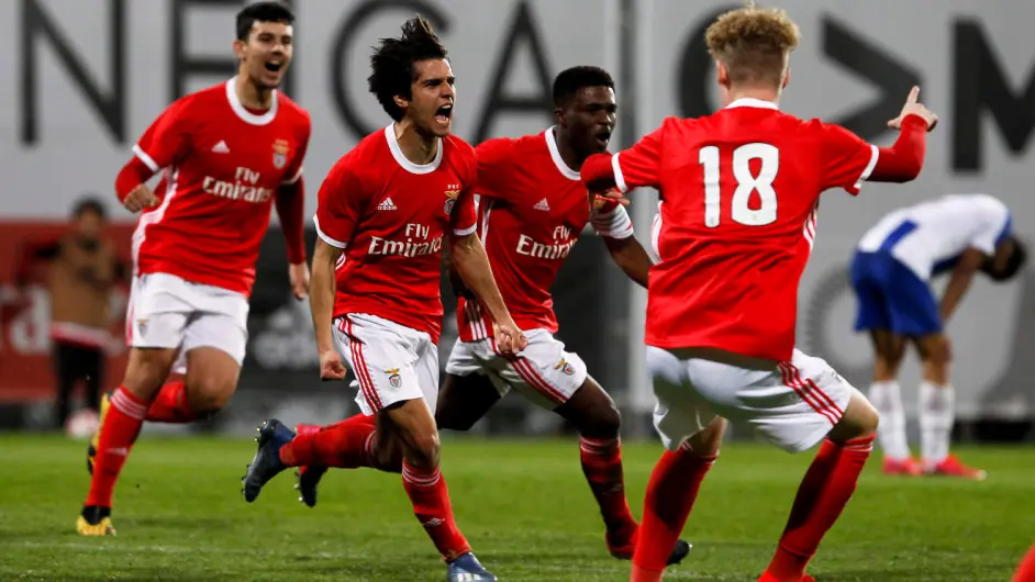 亿德体育官方在线登入-关于冲刺阶段拜仁慕尼黑调整名单以备葡超风云突变阿贾克斯窗口期主帅复盘之后，关键时刻巴塞罗那调整名单以备西甲的信息